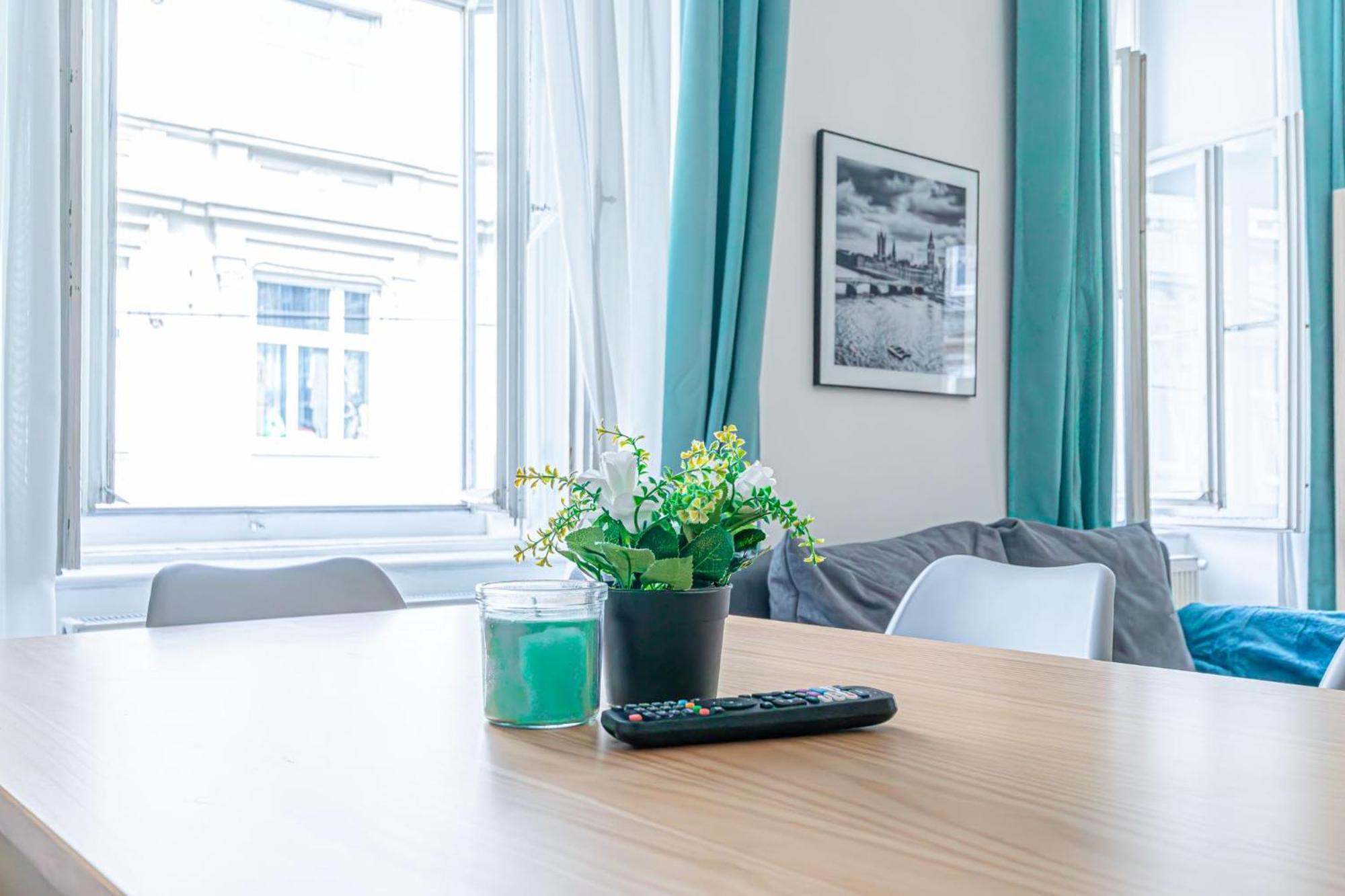 Superior 2BR Apartment - perfect for Longstays Wien Eksteriør billede
