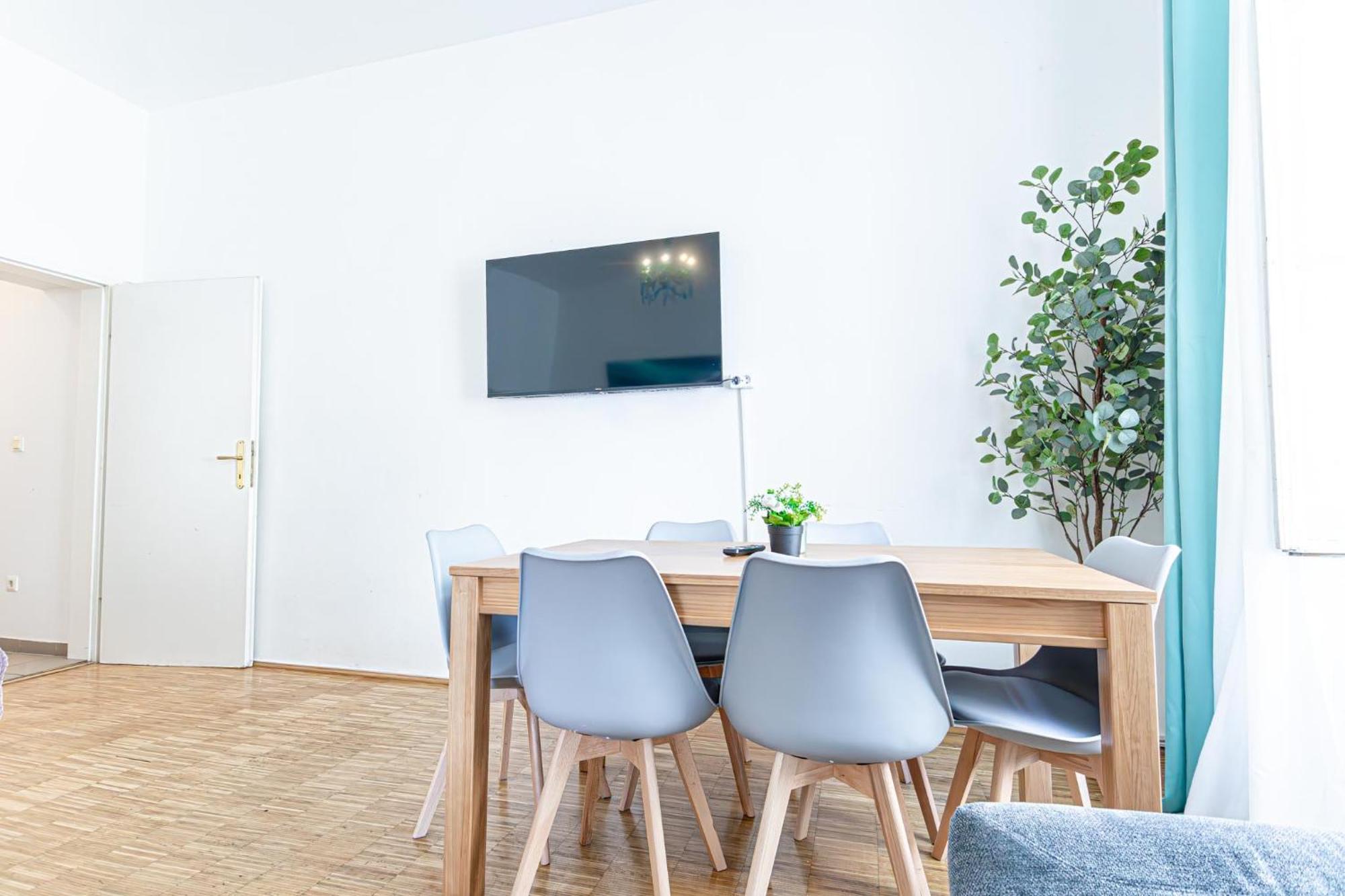 Superior 2BR Apartment - perfect for Longstays Wien Eksteriør billede